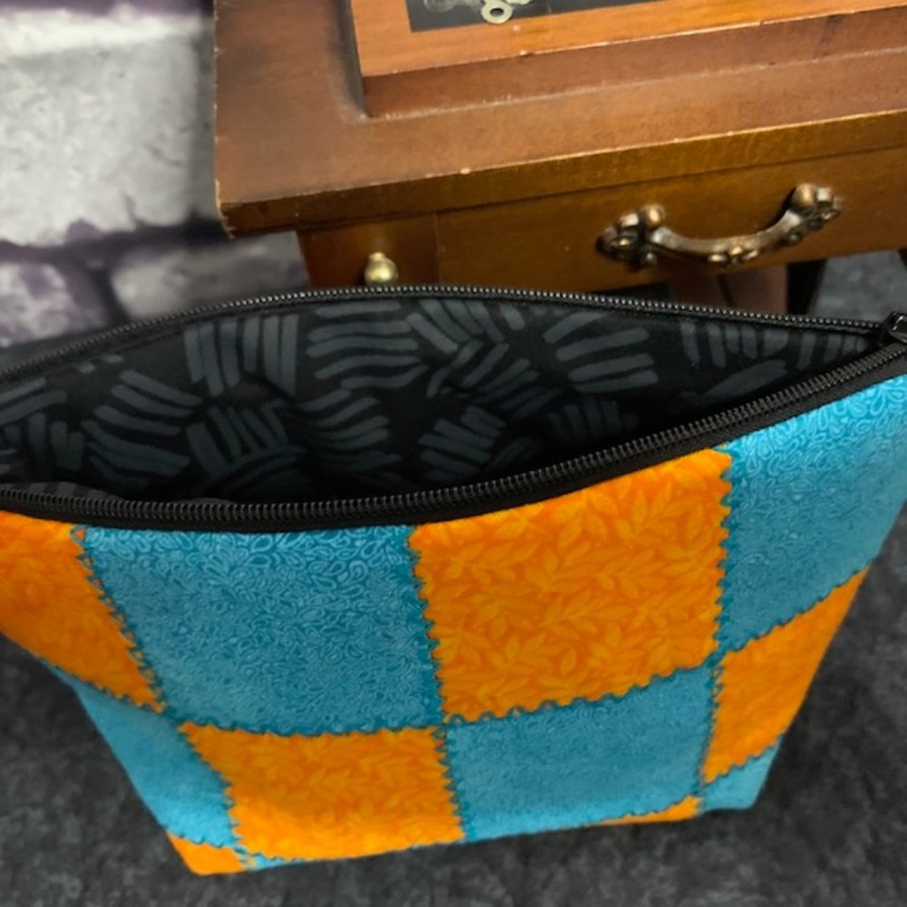 Handmade Quilted Cosmetic Bag - Picture 9 of 9